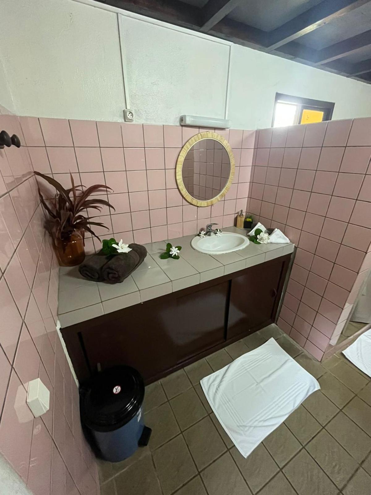 Pension Hibiscus Taha'A Vaitoare  Exterior photo
